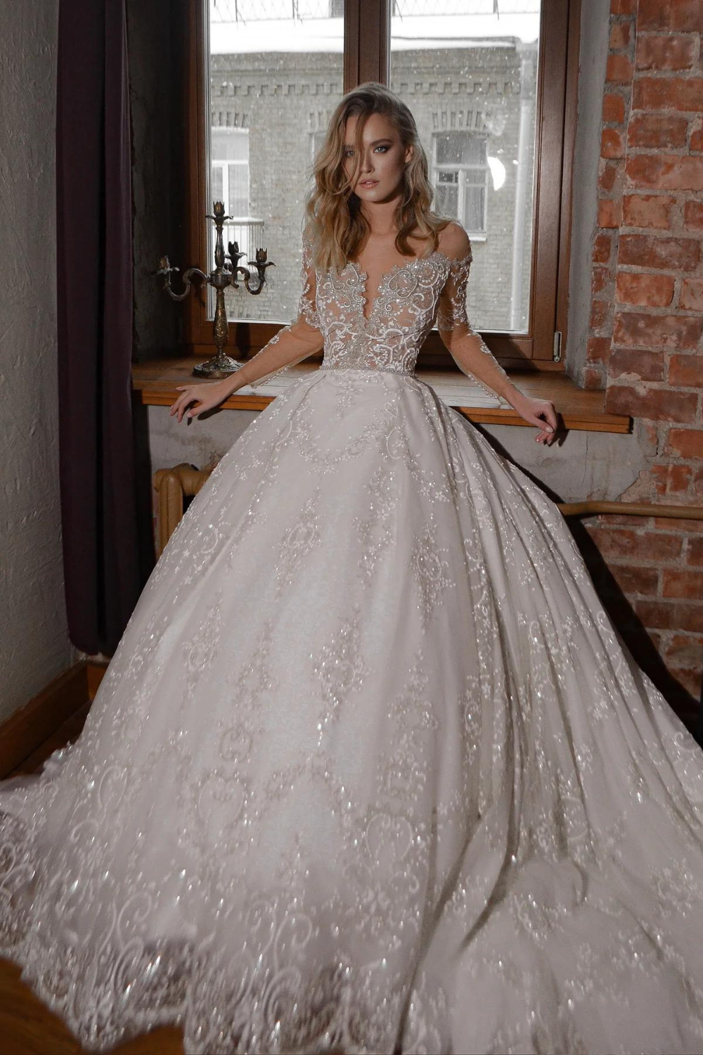 22 Fall Wedding Dresses That Are Out of This World Beautiful