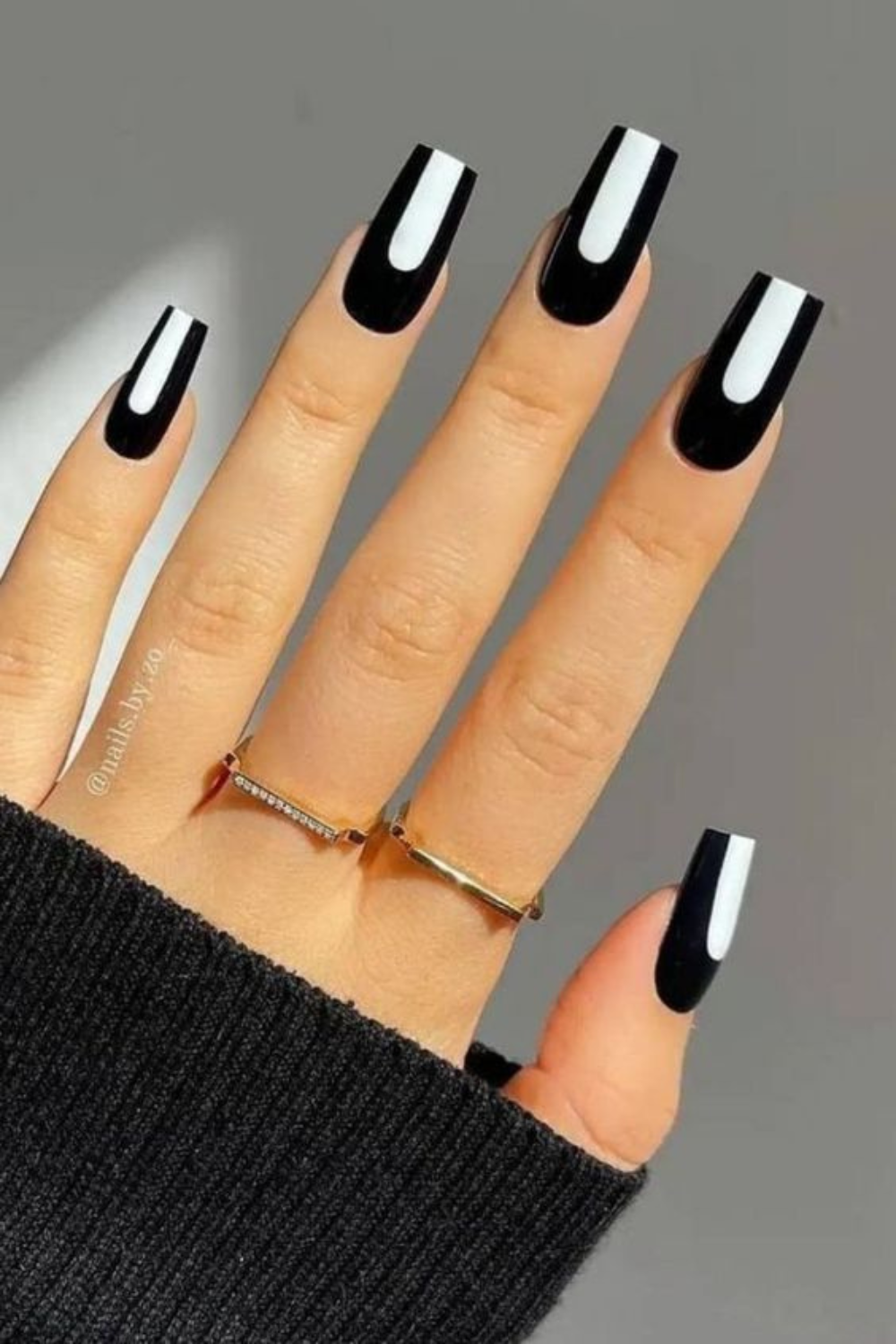 25 Trendy Black And White Nail Designs of 2024 to Recreate.