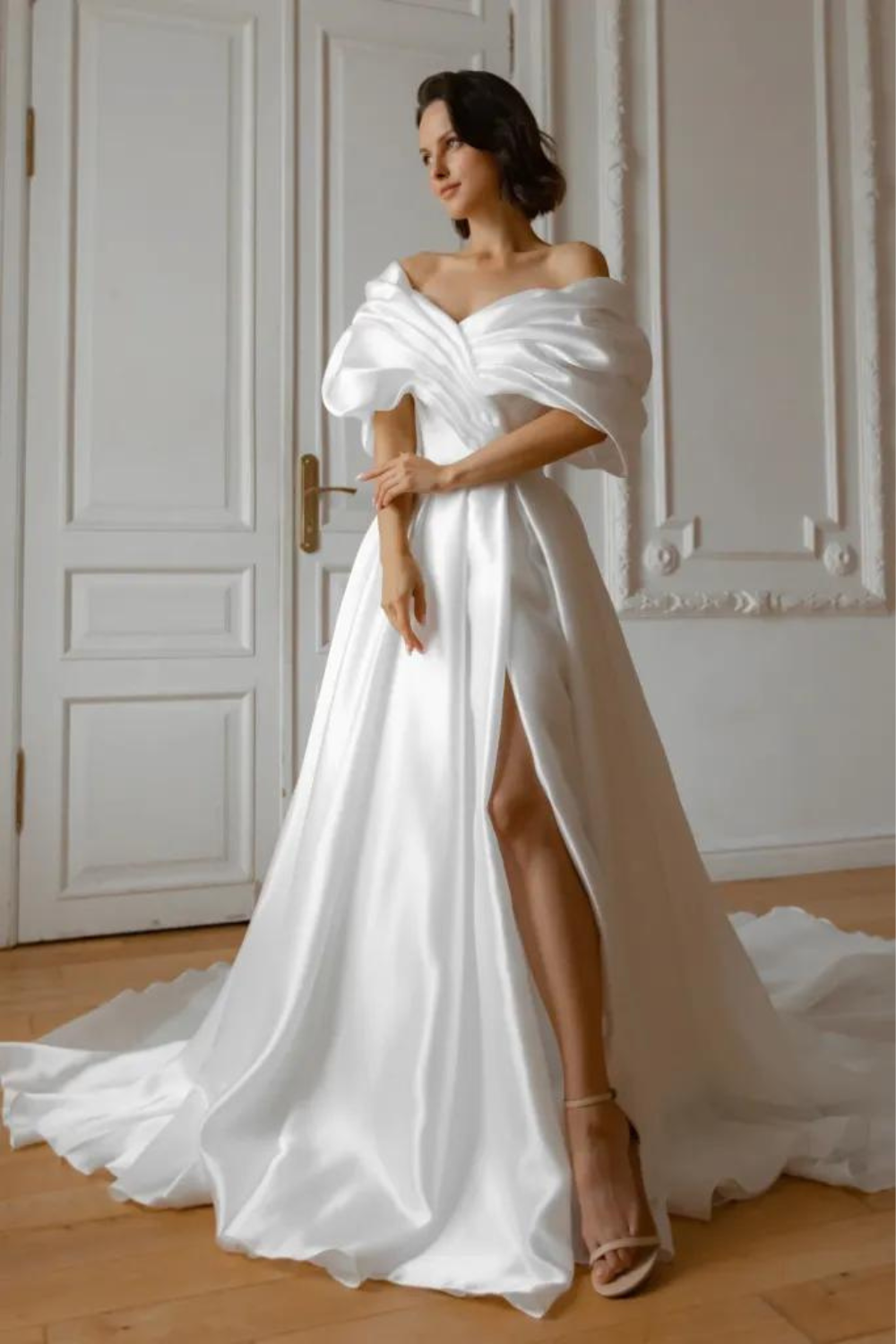 12 Gorgeous Fall Wedding Dresses of 2025 for the Blushing Bride - The ...