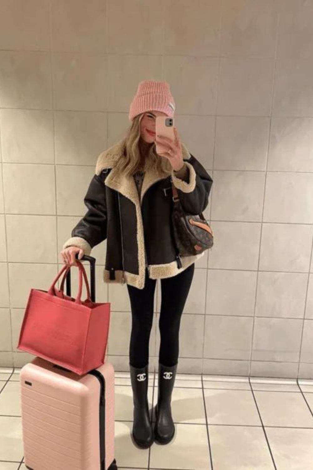 Cute & Comfy Airport Outfits For Your Next Getaway!