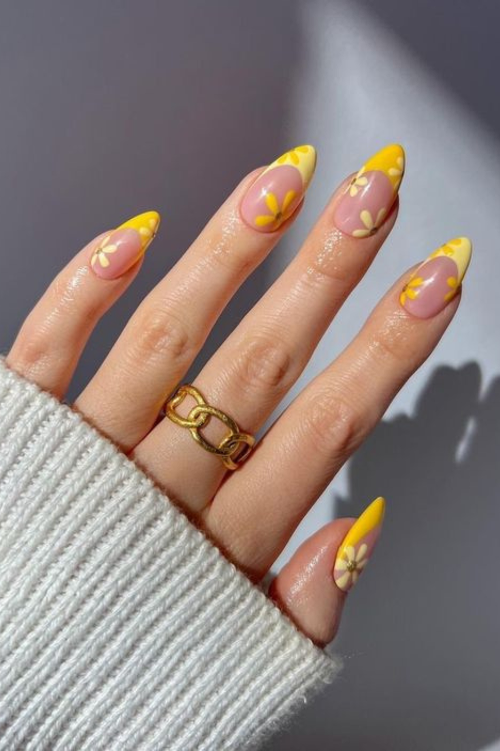 37 Yellow Nails That Are Never Out of Style!