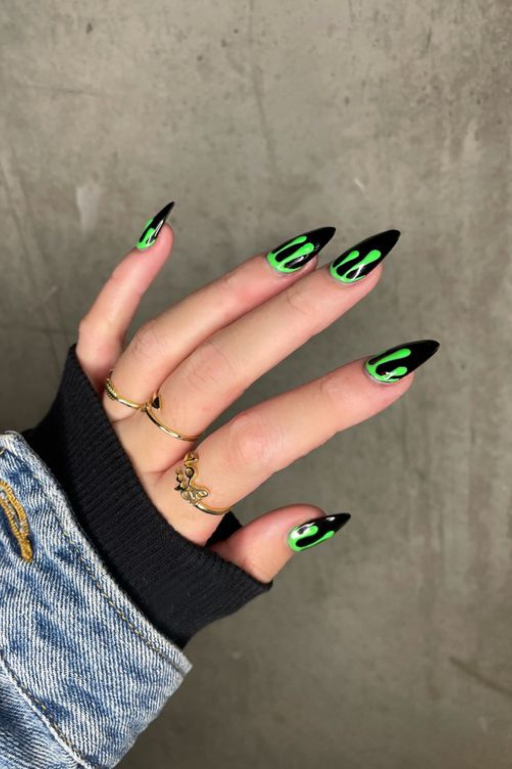 27 Ghoulishly Cool Green Halloween Nails for The Spooky Season!