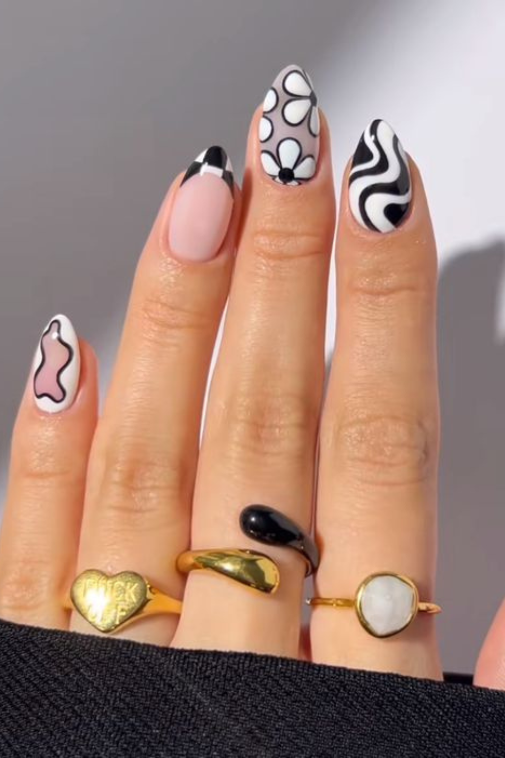 27 Abstract Nails 2024 That Are All The Buzz Right Now!